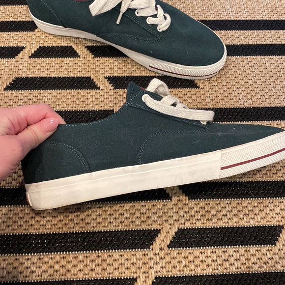 Never worn hunter green Ralph Lauren polo canvas mens tennis shoes. Size 10 - Picture 3 of 4